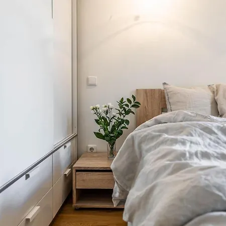 Apartment Domillion New Modern 2bdr Hall D1117b