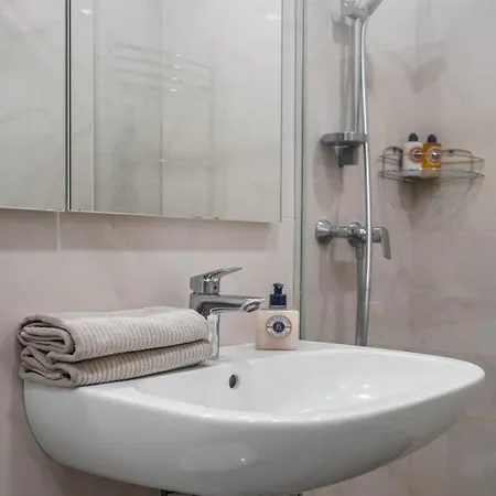 Domillion New Modern 2bdr Hall D1117b